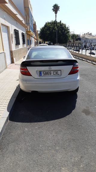 Mercedes-Benz Clase C 2004