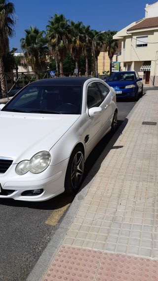 Mercedes-Benz Clase C 2004