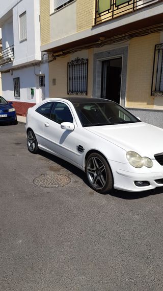 Mercedes-Benz Clase C 2004