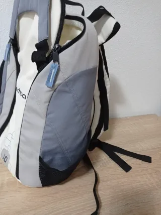 Mochila Quechua Beige y Gris