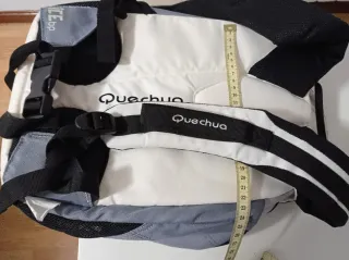 Mochila Quechua Beige y Gris