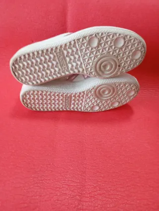 Munich Barru Sky Blancas y Rosas