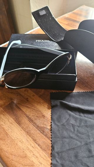 Gafas Prada SPR 17U Negras con Funda