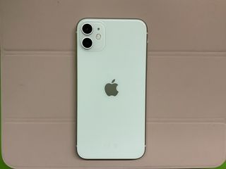 iPhone 11 128GB blanco 94% Capacidad