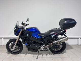 BMW F 800 R Naked Azul y Negra
