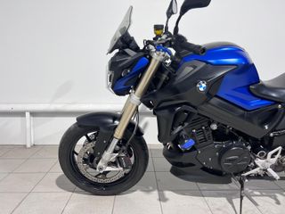 BMW F 800 R Naked Azul y Negra
