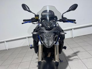 BMW F 800 R Naked Azul y Negra