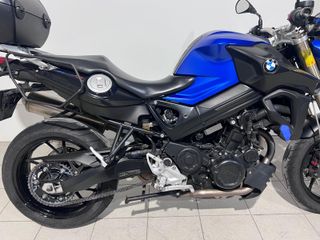 BMW F 800 R Naked Azul y Negra