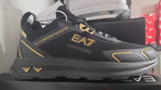 Zapatillas EA7 Emporio Armani Negras y Doradas
