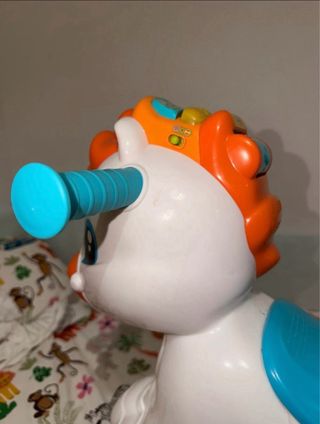 Caballito balancín y correpasillos