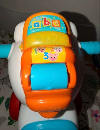 Caballito balancín y correpasillos