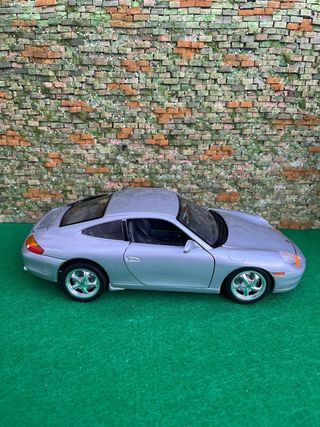 Porsche 911 Carrera (1997) – Bburago – Escala 1:18