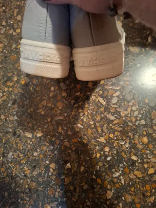 Zapatillas Victoria grises tela