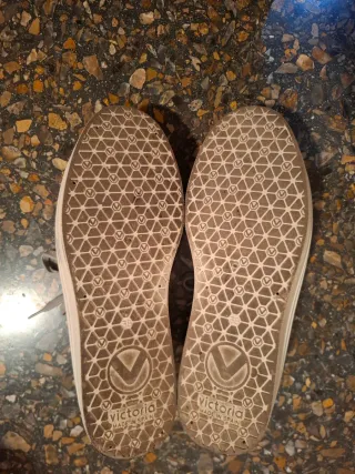 Zapatillas Victoria grises tela