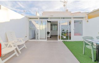 Casa adosada en venta en La Siesta - El Salado - Torreta en Torrevieja