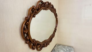 Cabecero, 2 Mesitas y Cómoda Madera Tallada