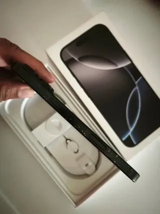 Cambio iPhone 16 pro , negro