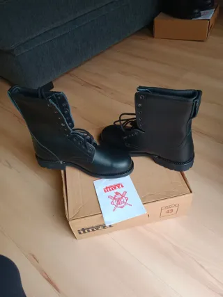 Botas militares Iturri negras talla 43