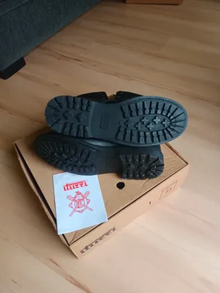 Botas militares Iturri negras talla 43