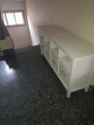 Cajonera alargada blanca de madera