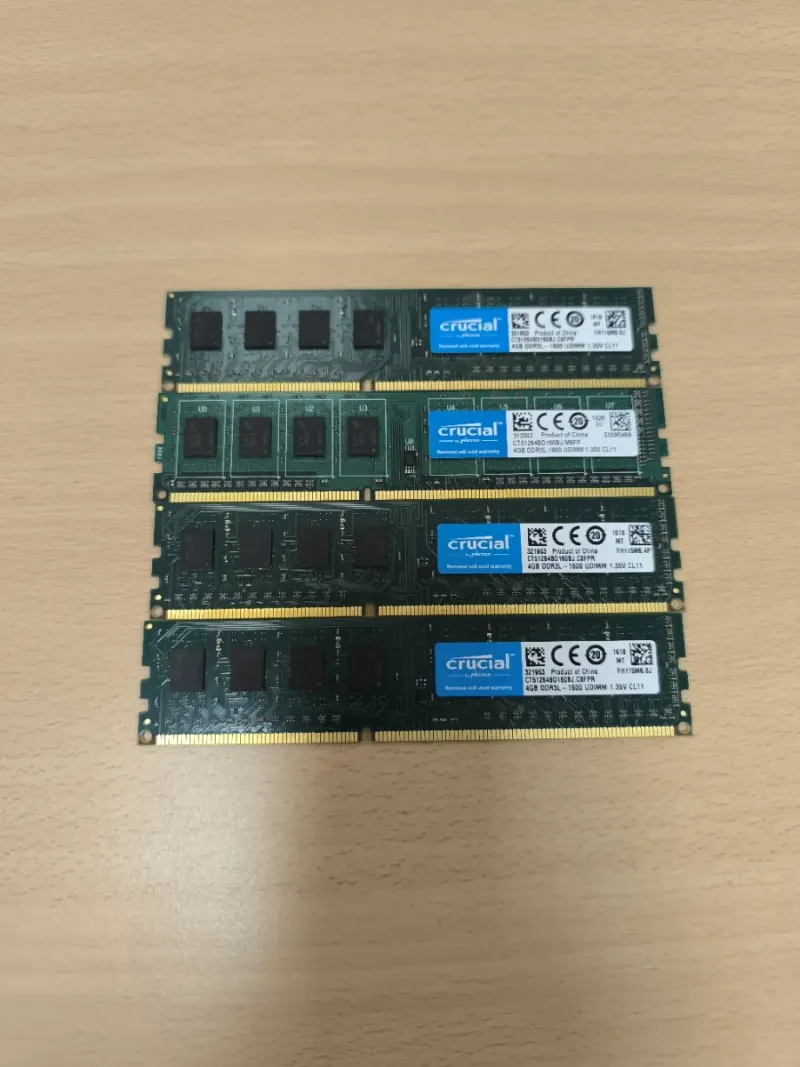 4x 4GB DDR3 Crucial 16GB RAM