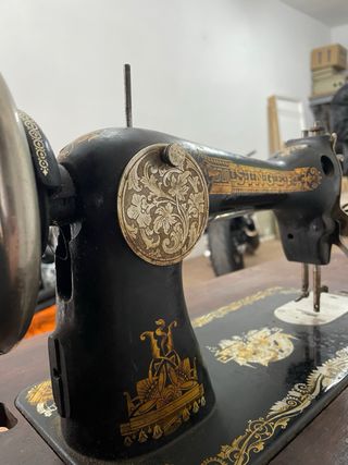 Máquina de coser Singer antigua