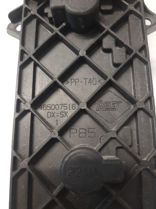 SOPORTE DE LAMPARA DERECHA IVECO DAILY VI FURGON