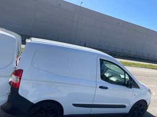 Ford Transit Courier kombie 2017