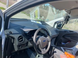 Ford Transit Courier kombie 2017