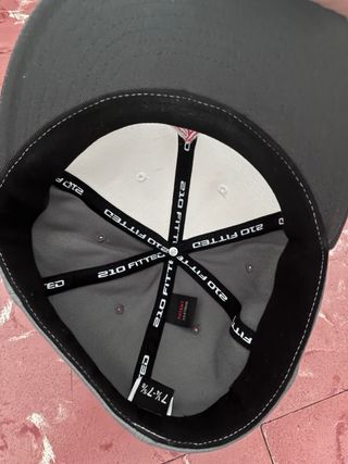 Gorra Volcom Gris y Blanca