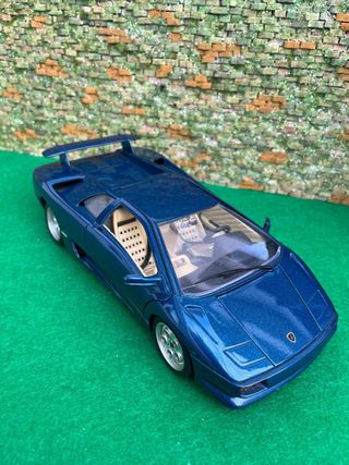 Lamborghini Diablo (1990) – Bburago – Escala 1:18