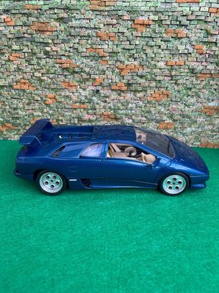 Lamborghini Diablo (1990) – Bburago – Escala 1:18