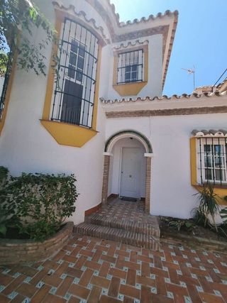 Chalet en alquiler en Lomas de Marbella Club - Puente Romano en Marbella