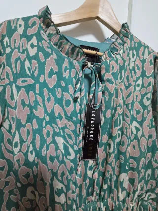 Impresionante Vestido, Nuevo con etiquetas