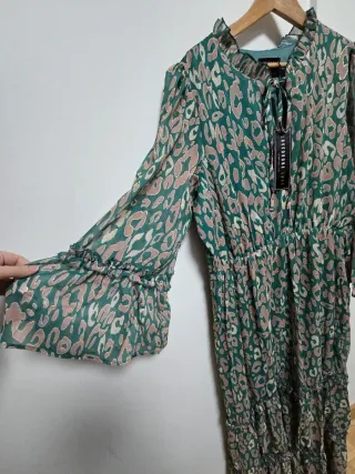 Impresionante Vestido, Nuevo con etiquetas