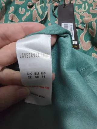 Impresionante Vestido, Nuevo con etiquetas