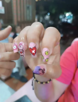 Después de 5 set de manicura el 6 te sale gratis