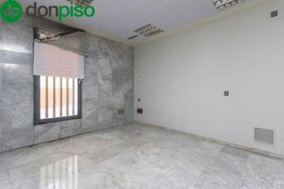 Local comercial en venta en Iznalloz