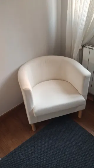 Butaca beige Ikea