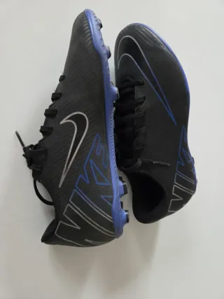 Scarpe da calcio Nike Mercurial per bambini, taglia 38.5