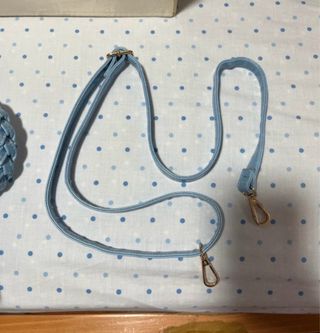 Bolso azul tejido efecto piel