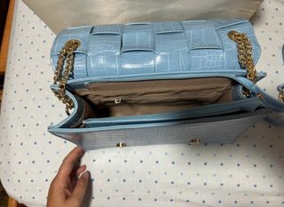 Bolso azul tejido efecto piel