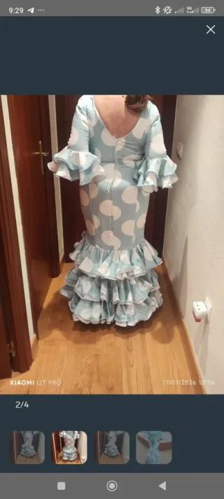 Traje de flamenca azul y blanco