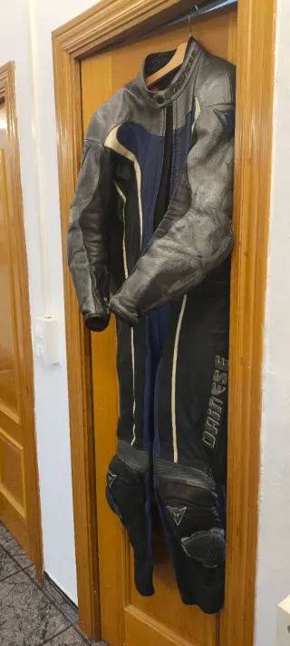 Mono Dainese 2 piezas talla (deslizaderas)