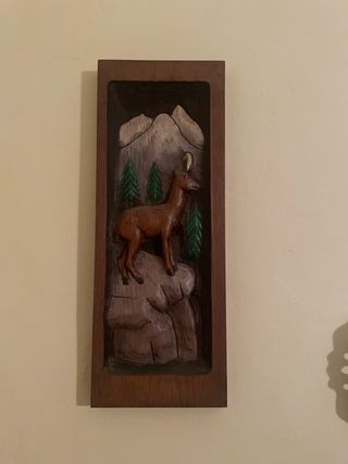 Cuadro tallado madera ciervo montaña