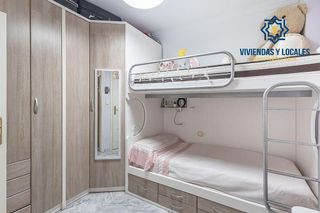 Piso en venta en Cervantes en Granada