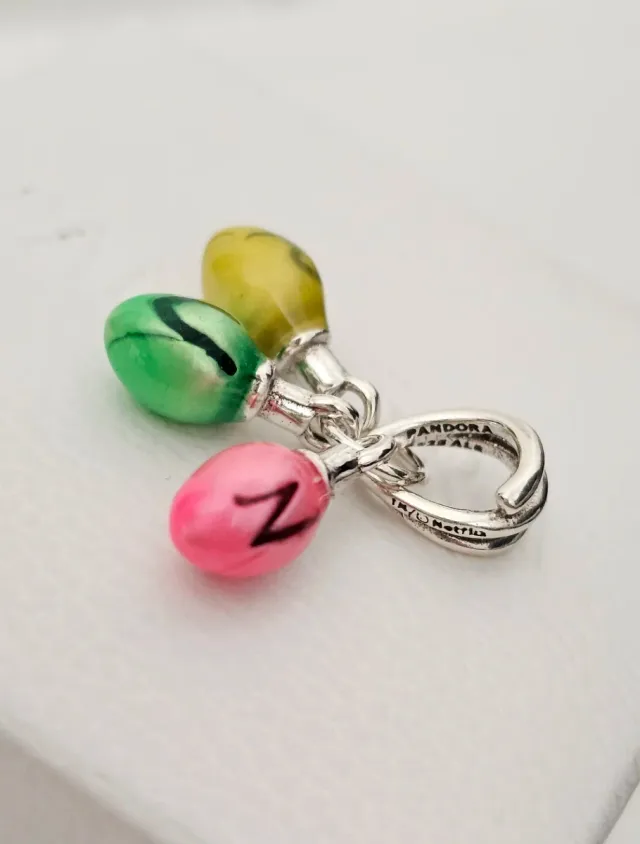 PANDORA Charm RUN STRANGER THINGS Brilla en Oscuri