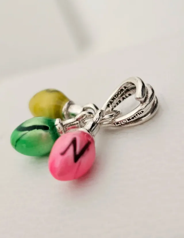 PANDORA Charm RUN STRANGER THINGS Brilla en Oscuri