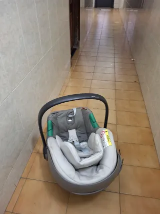 Silla de coche CYBEX ATOM S2 i-Size.