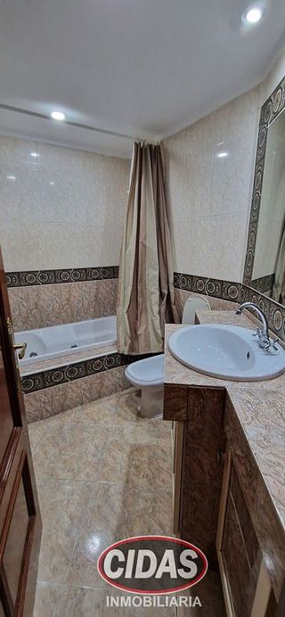 Piso en venta en Santo Domingo en Oviedo